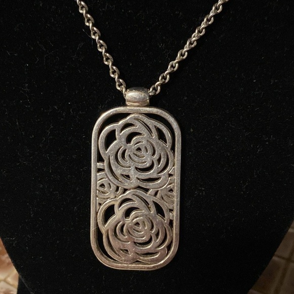 Brighton vintage Montana rose silver floral dog‎ tag style pendant necklace - Picture 2 of 5